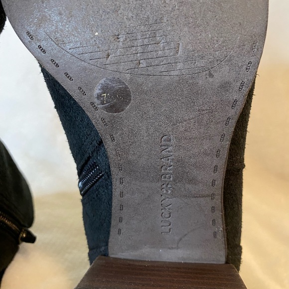 Lucky Brand Suede Leather Chunky Block Heel Zip Up Ankle Boots - Picture 9 of 10